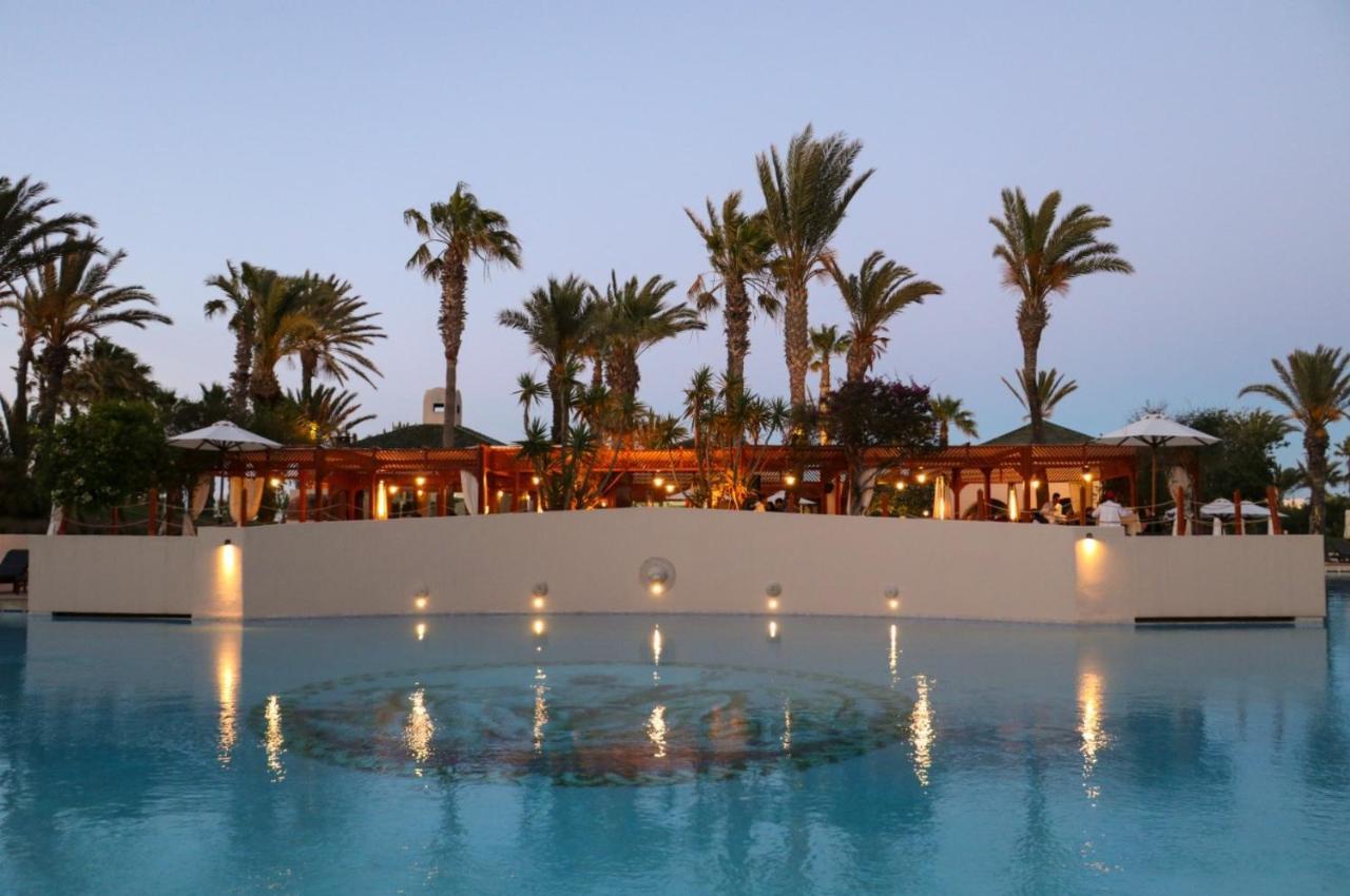 The Residence Tunis Gammarth Exterior photo The pool at the hotel